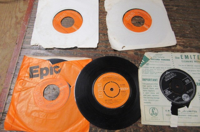 TWO BOXES OF 45RPM RECORDS Image