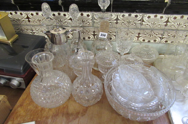 QUANTITY OF GLASS Image