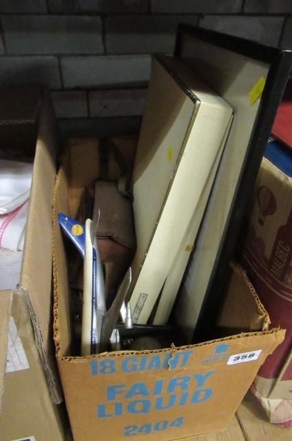 BOX OF MISCELLANEOUS ITEMS INCLUDING COSTUME JEWELLERY ETC Image