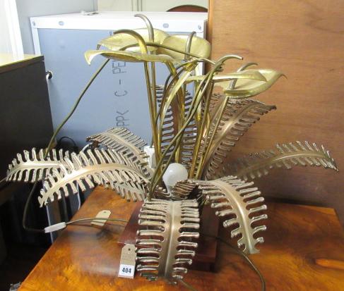 UNUSUAL METAL TABLE LAMP Image