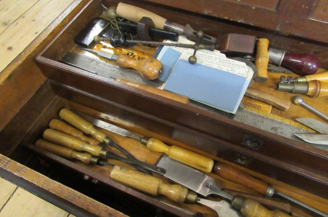 CABINET MAKERS TOOL CHEST AND TOOLS Image