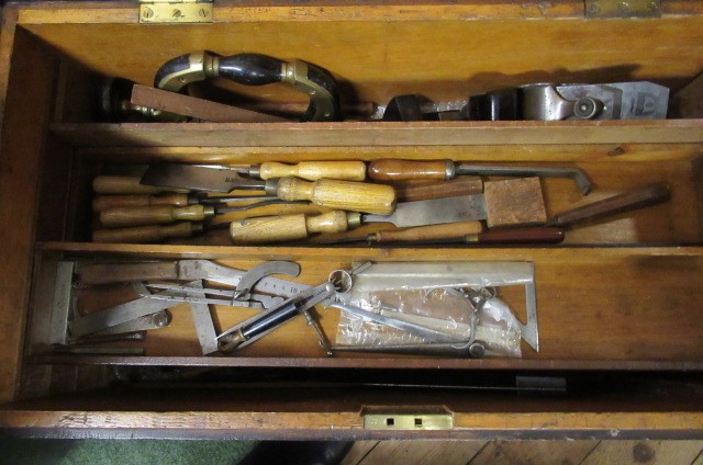 CABINET MAKERS TOOL CHEST AND TOOLS Image