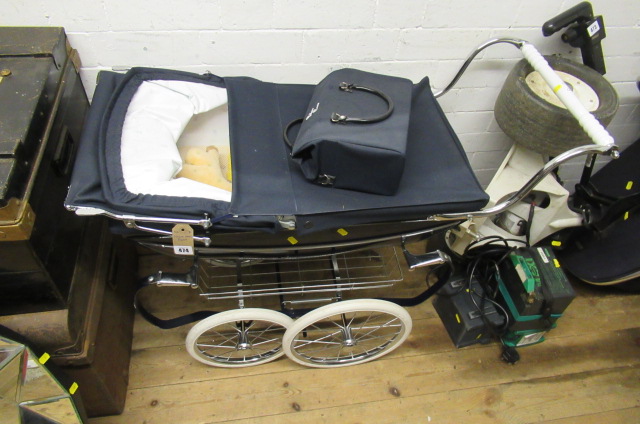 SILVER CROSS PRAM Image