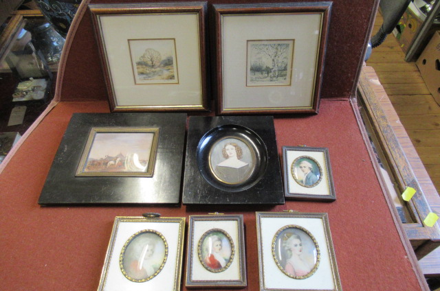 BOX OF EIGHT MINIATURES Image