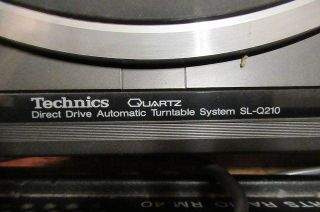 TECHNICS TURNTABLE AND SOUND SYSTEM Image