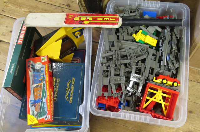 BOX OF GAMES AND A BOX OF LEGO Image