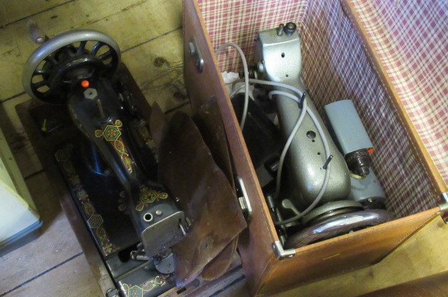 ONE JONES AND ONE HEXAGON SEWING MACHINES Image