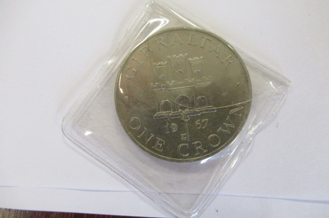 BOX OF FOREIGN COINS ETC Image