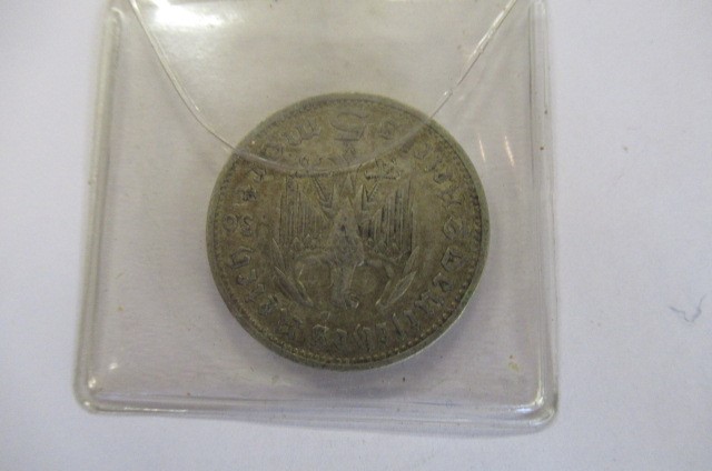 BOX OF FOREIGN COINS ETC Image