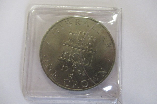 BOX OF FOREIGN COINS ETC Image