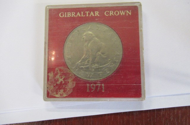 BOX OF FOREIGN COINS ETC Image