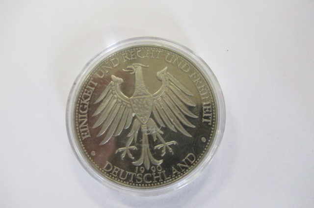 BOX OF FOREIGN COINS ETC Image