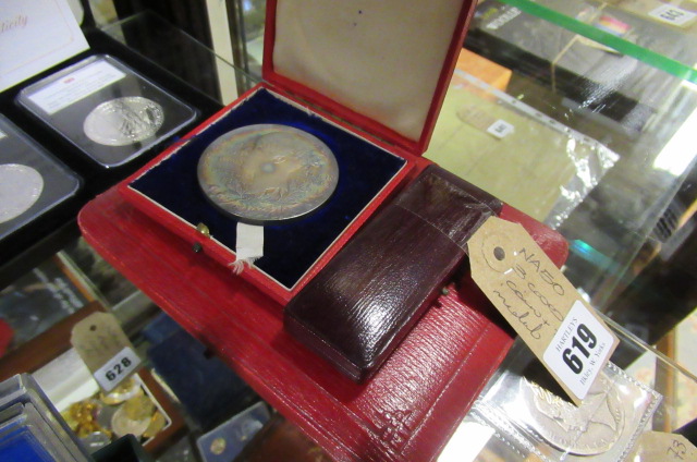 THREE CASED COINS AND MEDALS INCLUDING MAUNDY MONEY Image