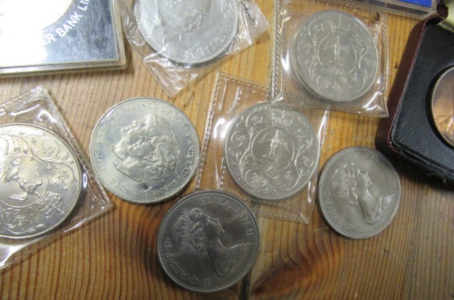 BOX OF CROWNS Image