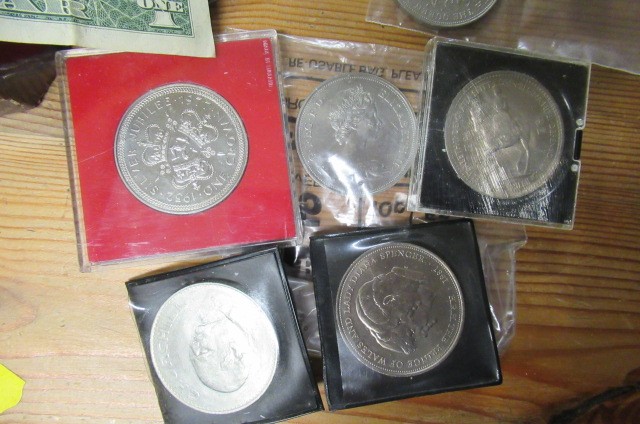BOX OF COINS AND NOTES ETC Image