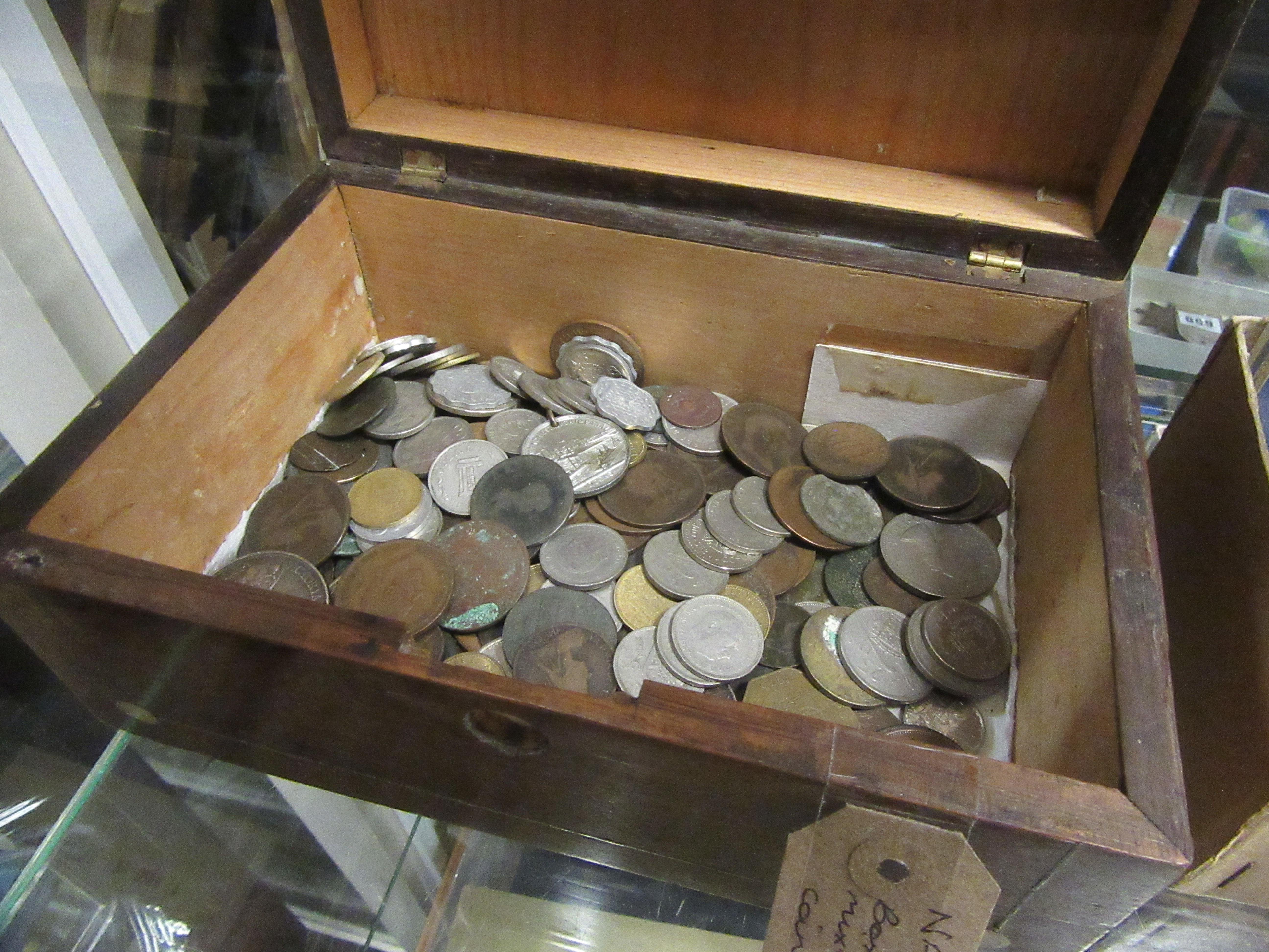 BOX OF MIXED COINS Image