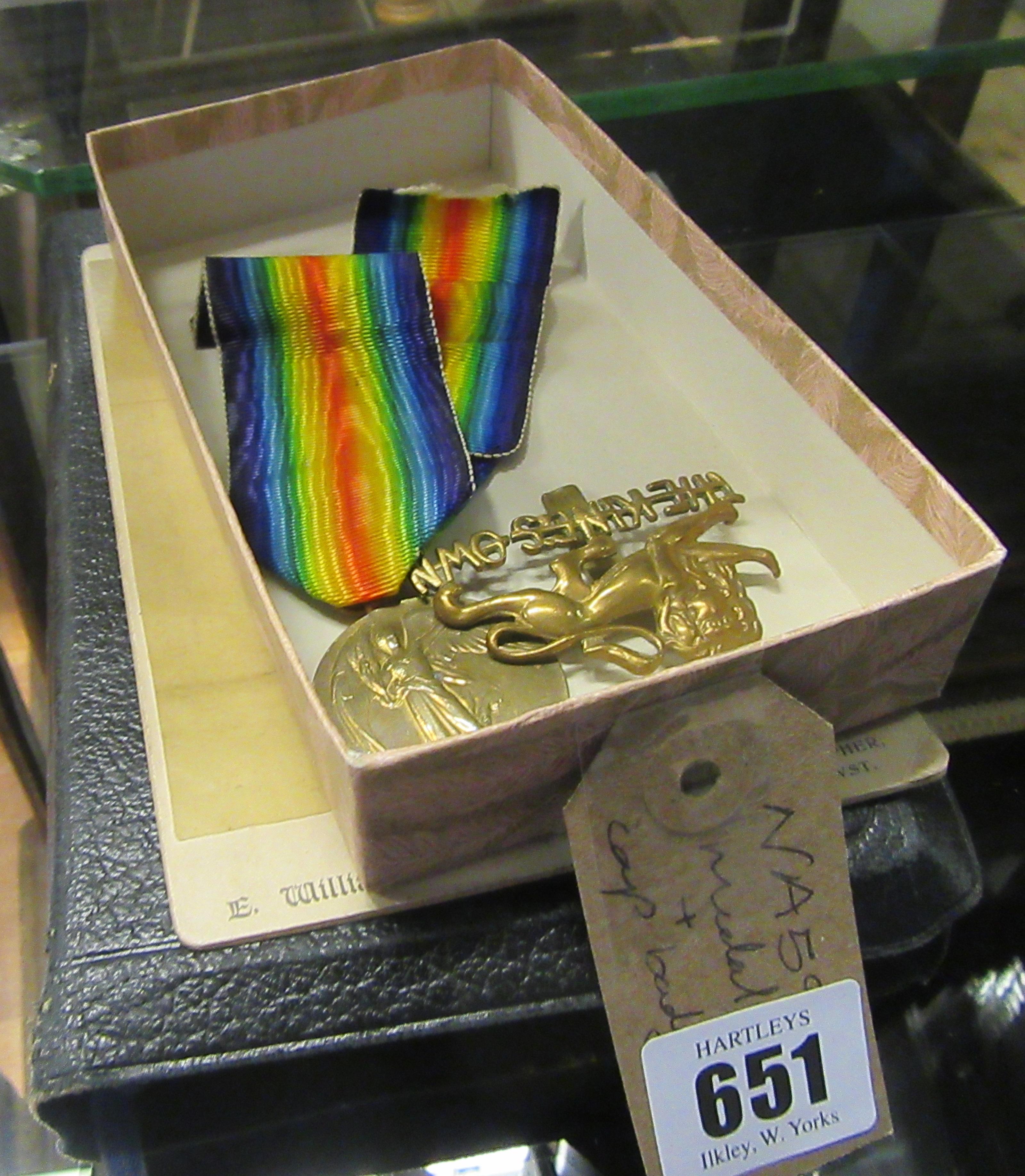 MEDALS AND CAP BADGES  BIBLE AND PHOTOGRAPH Image