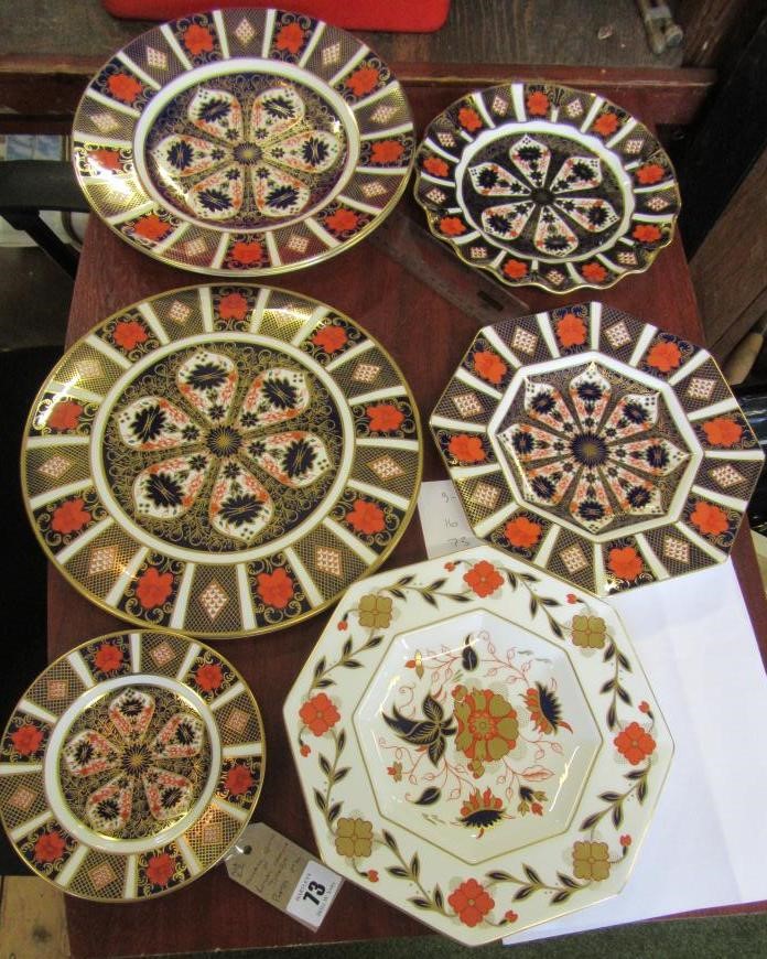 SMALL QUANTITY OF ROYAL CROWN DERBY PLATES ETC ALL FIRST QUALITY Image