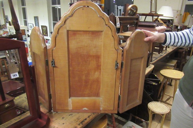 DRESSING TABLE MIRROR Image