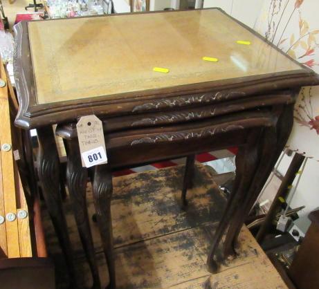 NEST OF THREE TABLES Image