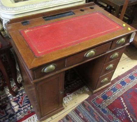 CHILDS PEDESTAL DESK Image