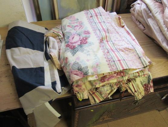 QUANTITY OF MATCHING CURTAINS ETC Image