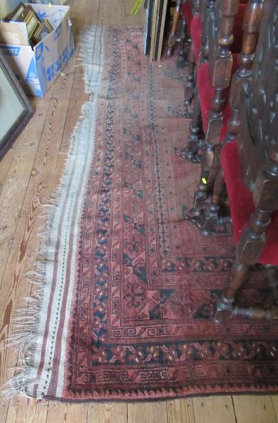 LARGE PATTERNED CARPET 12' BY 9' Image