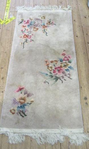 CREAM FLORAL PATTERNED RUG 5' BY 2'3" Image