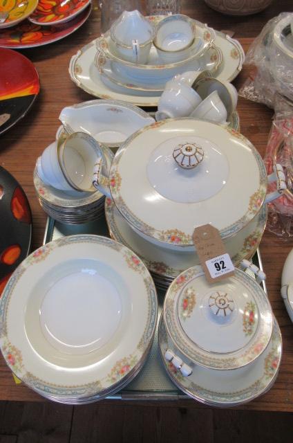 ROSE CHINA DINNER SERVICE Image