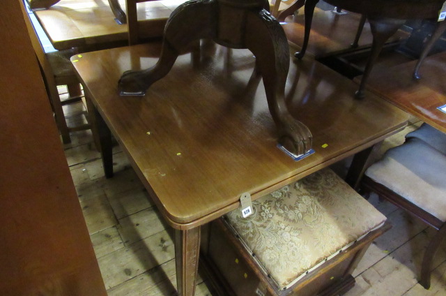 EXTENDING DINING TABLE Image