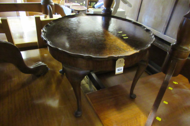 PIE CRUST COFFEE TABLE Image