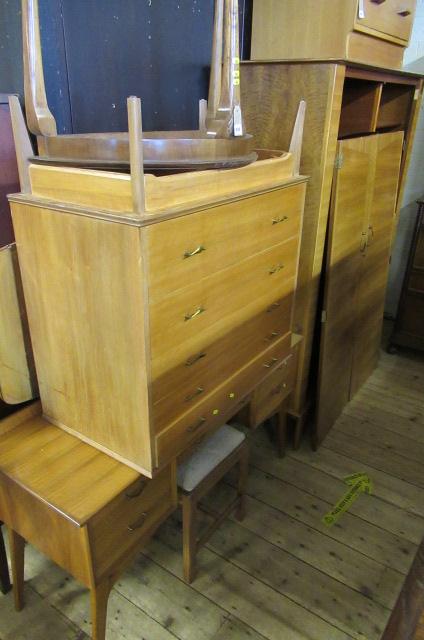 THREE PIECE BEDROOM SUITE Image