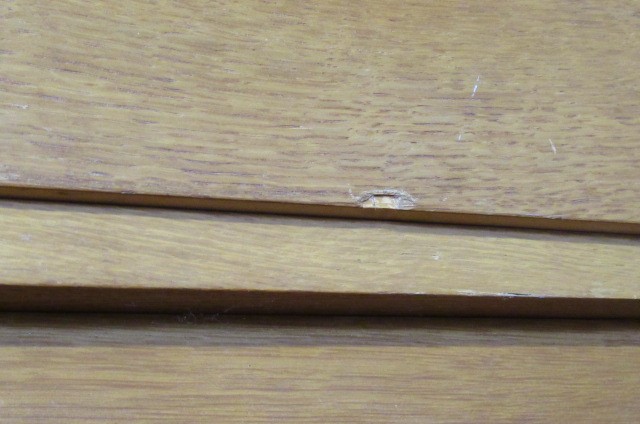 OAK CHEST OF DRAWERS Image