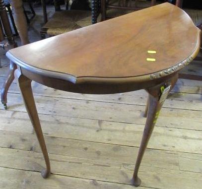 WALNUT HALL TABLE Image