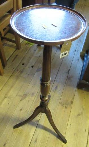 TRIPOD TABLE Image