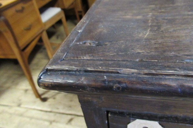 OAK CHEST OF DRAWERS Image