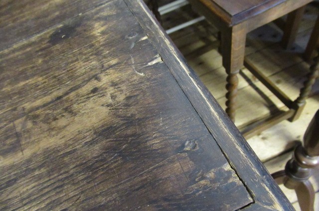 OAK CHEST OF DRAWERS Image