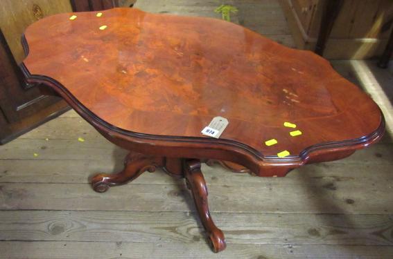 WALNUT COFFEE TABLE Image