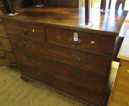 MAHOGANY CHEST OF DRAWERS Image