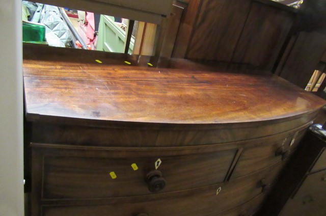 MAHOGANY BOW FRONT CHEST OF DRAWERS Image