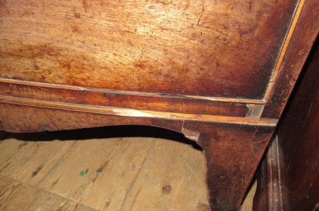MAHOGANY BOW FRONT CHEST OF DRAWERS Image