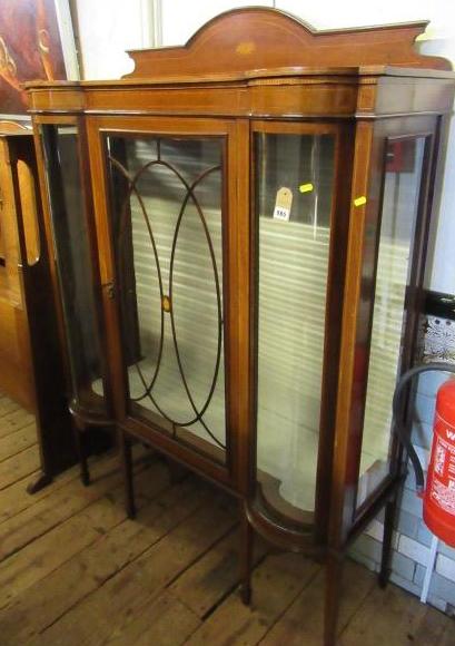 DISPLAY CABINET Image