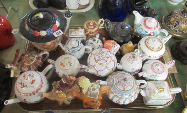 QUANTITY OF COLLECTABLE TEAPOTS Image