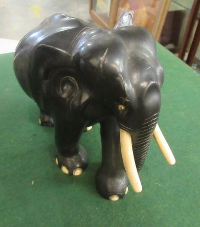 MODEL ELEPHANT Image