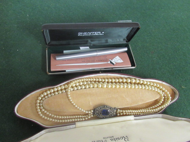 14CT GOLD SHAEFFER PEN AND FAUX PEARLS Image