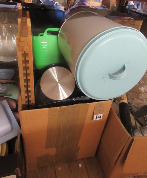 BOX OF KITCHENALIA INCLUDING PINE PLATE RACK Image