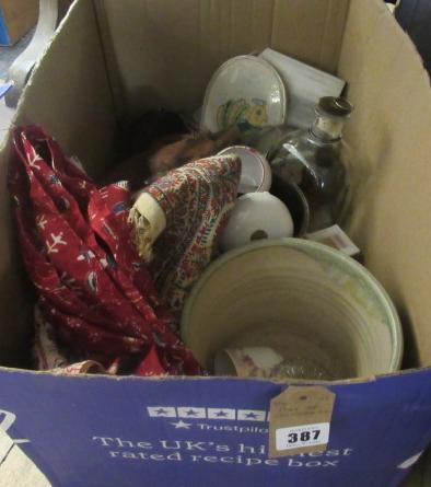 BOX OF COLLECTABLES Image