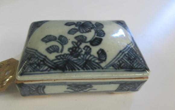 QING DYNASTY CERAMIC BOX Image