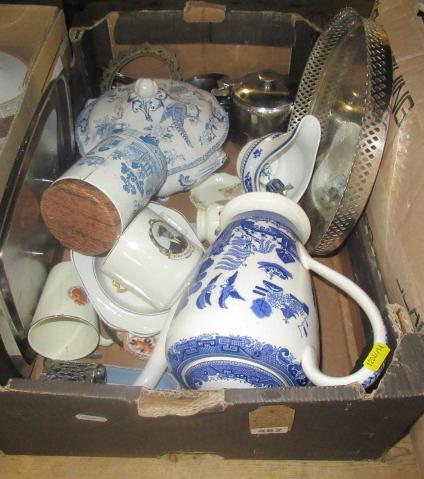 BOX OF BLUE AND WHITE POTTERY ETC Image