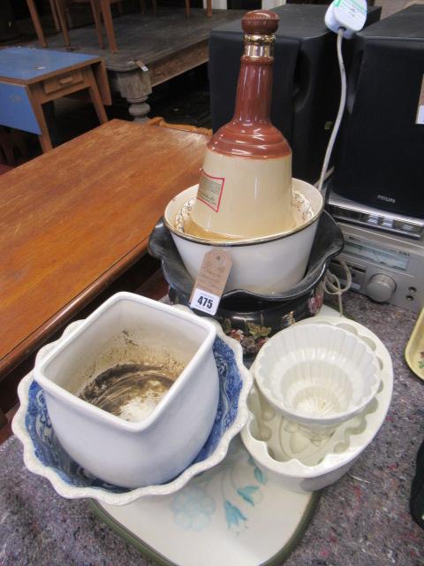 TRAY OF CERAMICS INCLUDING JELLY MOULDS Image